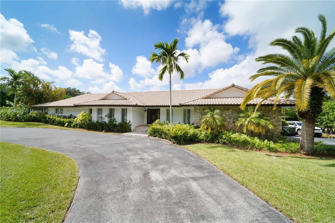 Corner house at 5925 SW 117 St, Coral Gables, FL